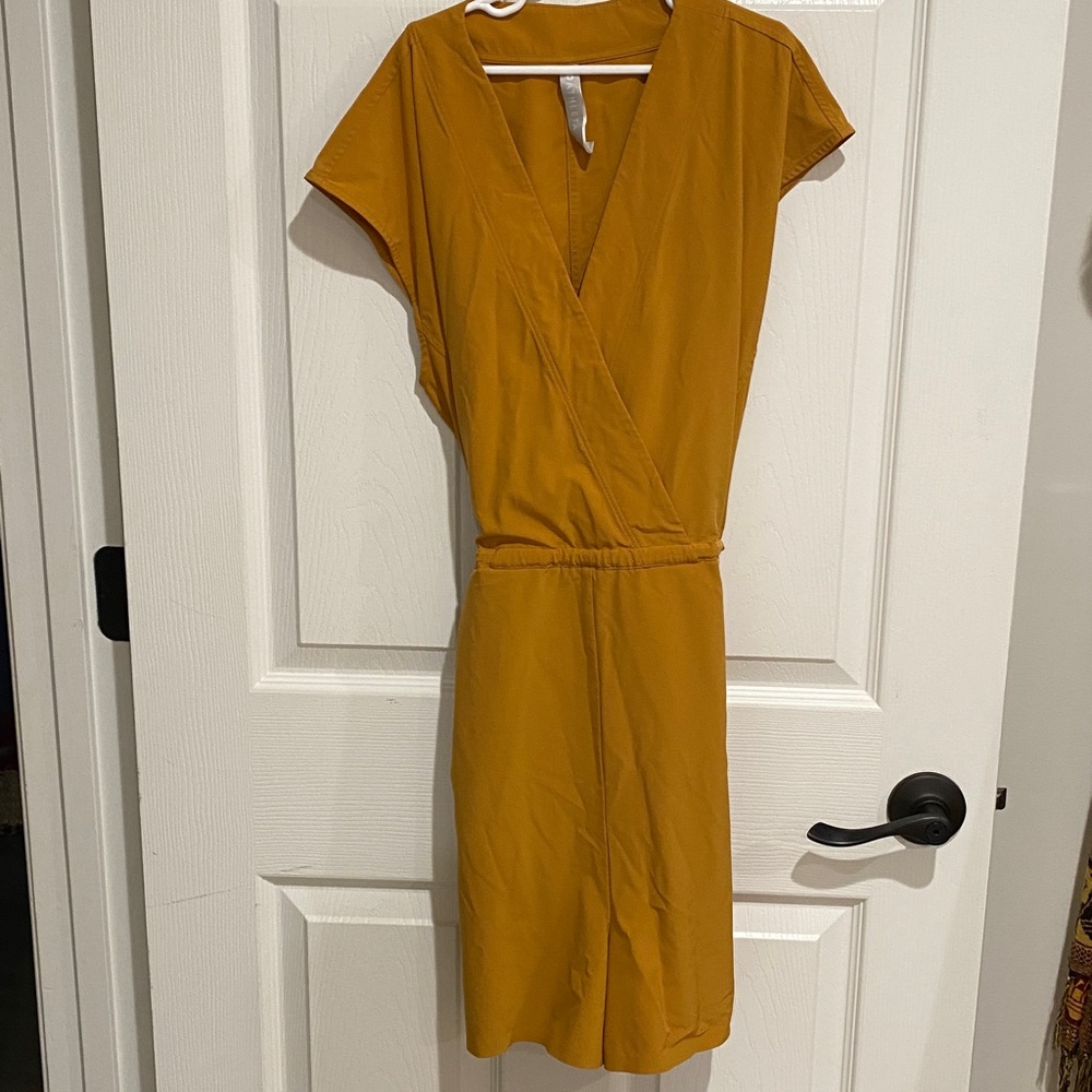 Athleta Mustard Yellow Romper with Pockets Size Small